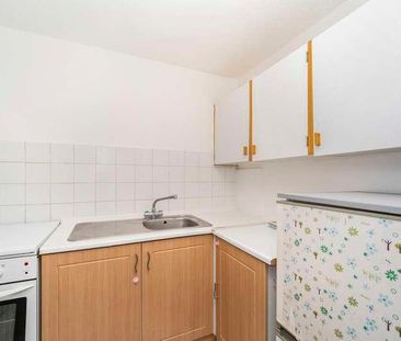 Buckingham Avenue, Perivale, Greenford, UB6 - Photo 5