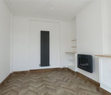 2 bedroom end of terrace house to rent - Photo 4