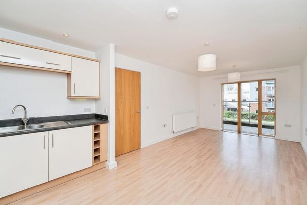 2 bedroom flat to rent - Photo 1