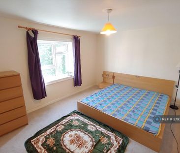 3 bedroom flat to rent - Photo 5