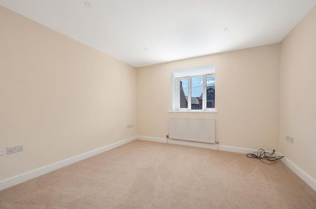 4 bedroom townhouse to rent - Photo 2