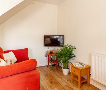 Room 1 - Photo 1