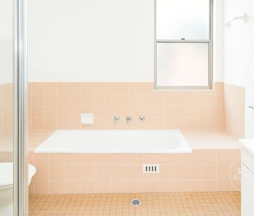 “Villa Styled Apartment with Private Courtyard” - Photo 2