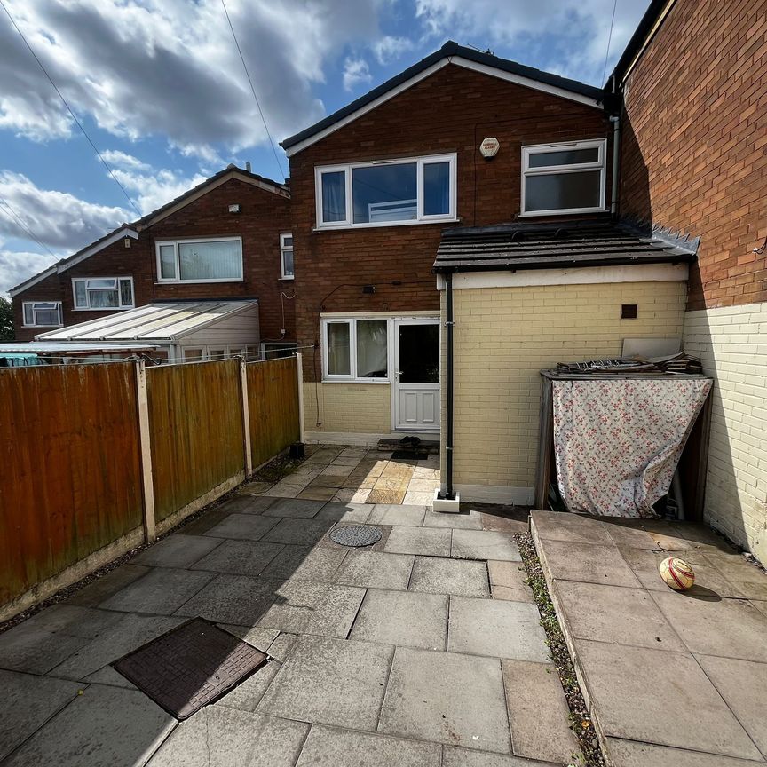 Silverton Heights, Smethwick, B67 - Photo 1