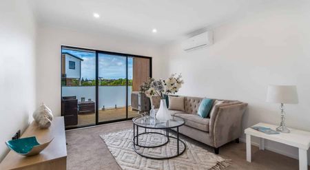 Convenient living in great location - Photo 2