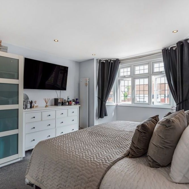 3 Bed Semi-Detached House, Sidcup Road, SE12 - Photo 1