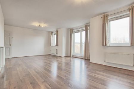 3 bedroom flat to rent - Photo 5