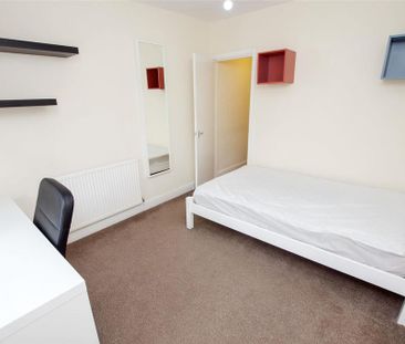 6 bedroom house to rent - Photo 2