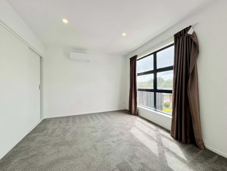 Executive Townhouse with Modern Design and Great Location - Photo 4