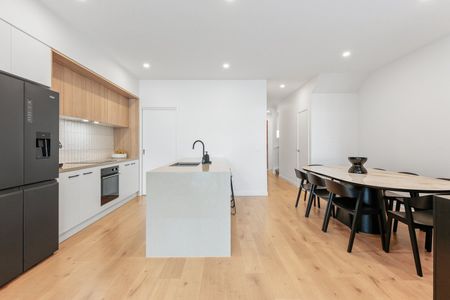 STYLISH COASTAL LIVING JUST 200M FROM THE BEACH - Photo 4