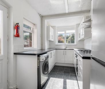 3 bedroom semi-detached house to rent - Photo 5