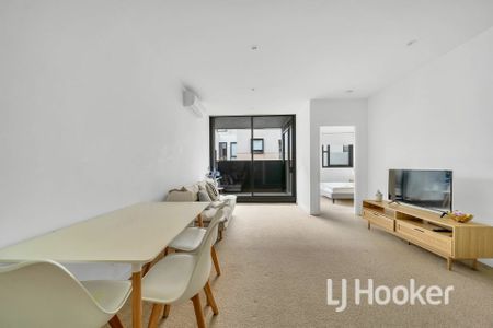 Spacious Unfurnished Two-Bedroom Apartment with Resort-Style Facilities - Photo 4