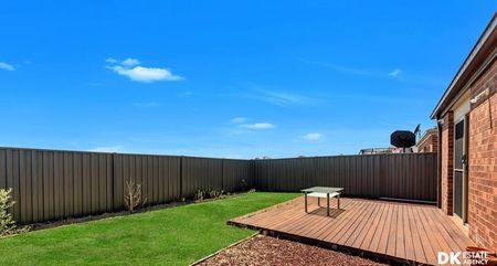 Quiet street, Wyndham Vale – 3 Bedrooms, 2 bathrooms, 1 car space - Photo 3