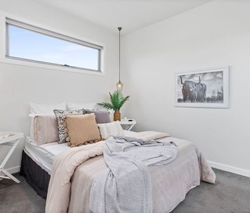 8/5 Queen Street, Essendon VIC 3040 - Photo 5