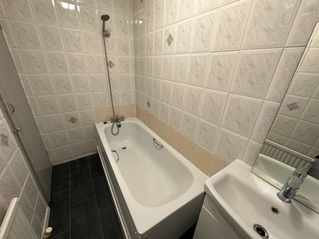 Room in a Shared House, Abercrombie House, W12 - Photo 5