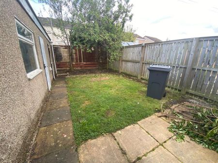 2 bedroom semi-detached house to rent - Photo 3