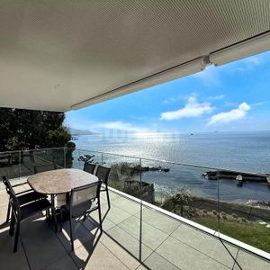 Lakeside Luxury Gem with Panoramic Views and Private Marina Access - Foto 2