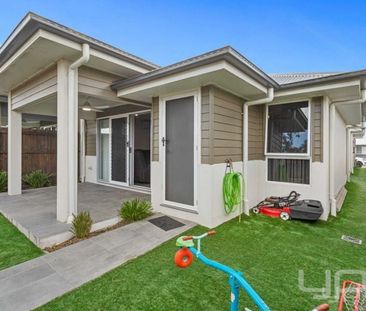 Private, Low-Maintenance Living Just Steps from Bumblebee Park - Photo 3