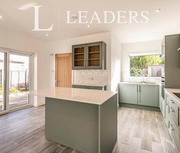 3 bedroom detached house to rent - Photo 4