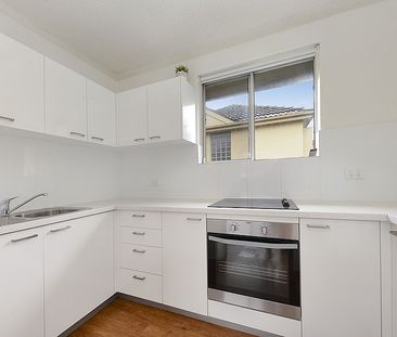 STUDIO APARTMENT - 5 MINUTE WALK TO UNSW & PRINCE OF WALES HOSPITAL - Photo 1