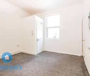 3 bed Ground Floor Flat for Rent - Photo 5