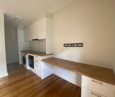 2 / 8 Walnut Street, CARNEGIE - Photo 4