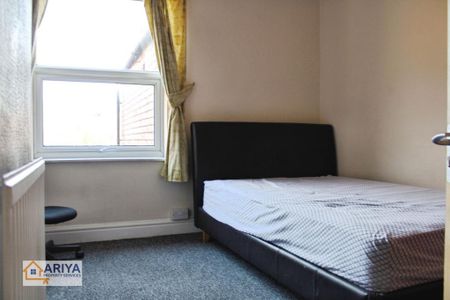 4 bedroom terraced house to rent - Photo 4