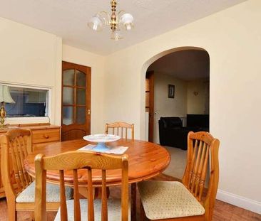 Hanger View Way, Ealing, W3 - Photo 4