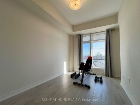 Condo Townhouse For Lease | E8122312 - Photo 2