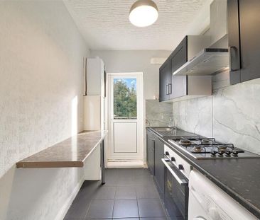 2 bedroom maisonette to rent - Photo 2