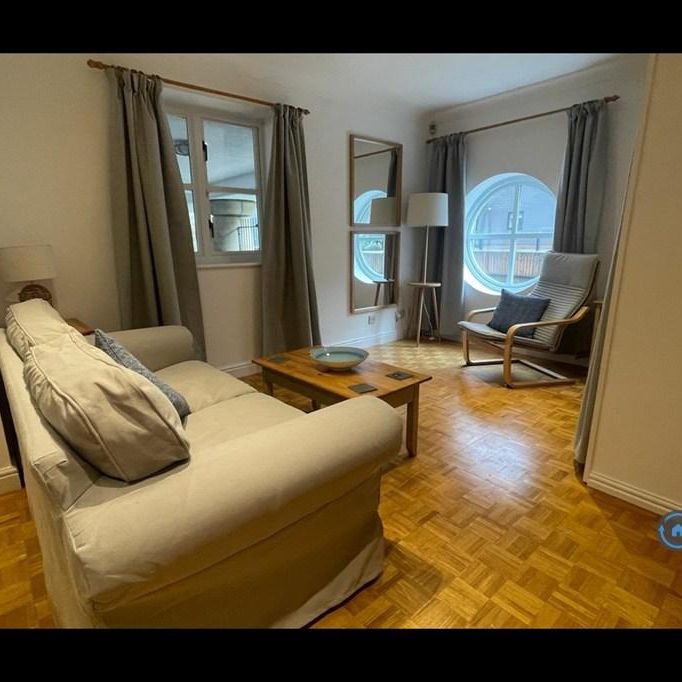 Studio to rent - Photo 1