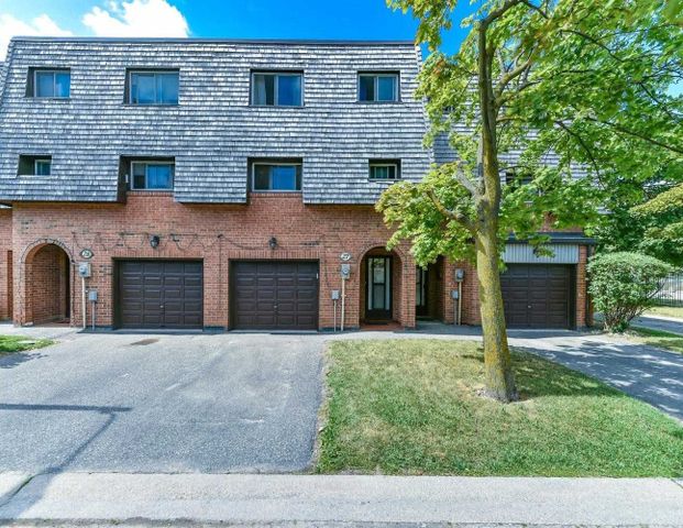 For Lease - 27 Briar Path, Brampton, Ontario - Photo 1