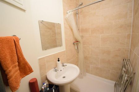 1 bedroom ground floor flat to rent - Photo 4