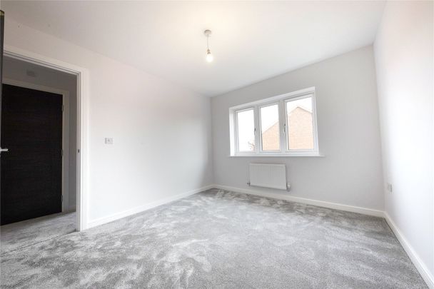 4 bedroom House in Russell Chase, Binfield - Photo 1