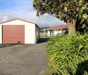 Available long-term, quiet and private - Photo 5