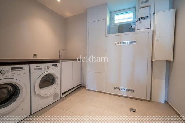 Completely renovated detached villa, with stunning views! - Photo 1