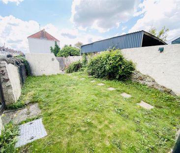 4 bedroom end of terrace house to rent - Photo 3