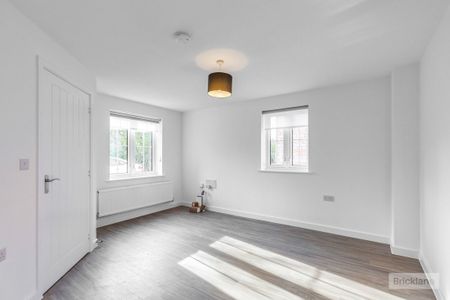 3 bedroom semi-detached house - Photo 3