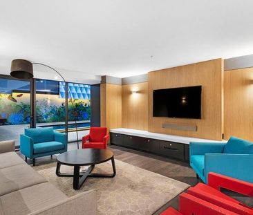 Exceptional One-Bedroom Apartment at the Paris End of Flinders Street - Photo 1