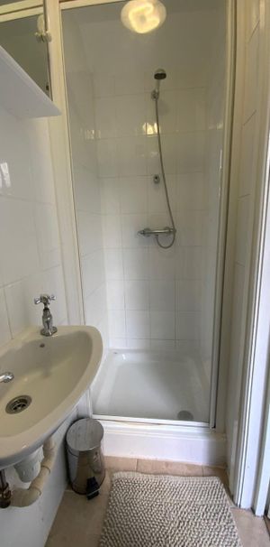 Studio Flat, Foxley Road, CR7 - Photo 1