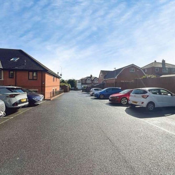 Sweetstone Gardens, Sharples, Bolton, BL1 - Photo 1