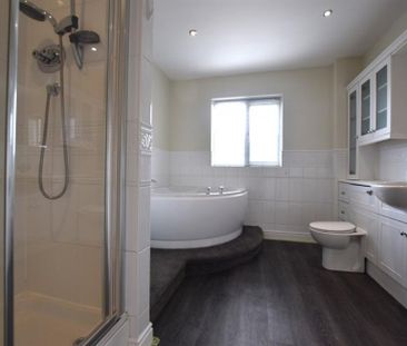 5 Bedroom Detached To Let - Photo 3