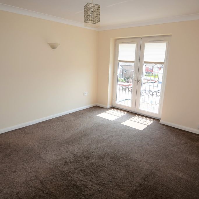 To Let 2 Bed Apartment - Photo 1