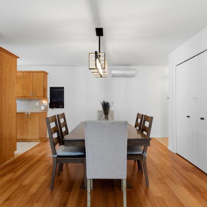 Grand condo 4 1/2 à louer à Ste-Dorothée, laval disponible le 24 juillet - Photo 1