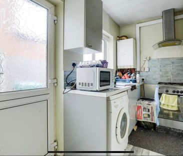 2 Bed Semi-Detached House, Holland Street, NG7 - Photo 6