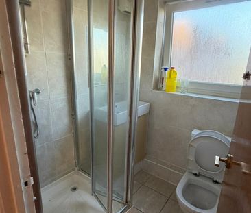 3 Bed Maisonette, Cowbridge Lane, IG11 - Photo 6