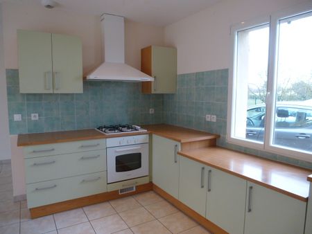 Location Maison 4 pièces 91m² - Photo 2