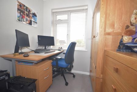 3 bedroom semi-detached house to rent - Photo 5