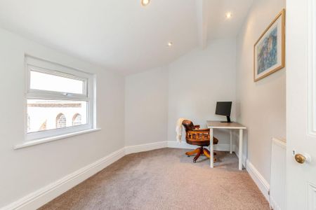 3 bedroom terraced house to rent - Photo 2