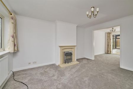 3 bedroom semi-detached house to rent - Photo 3